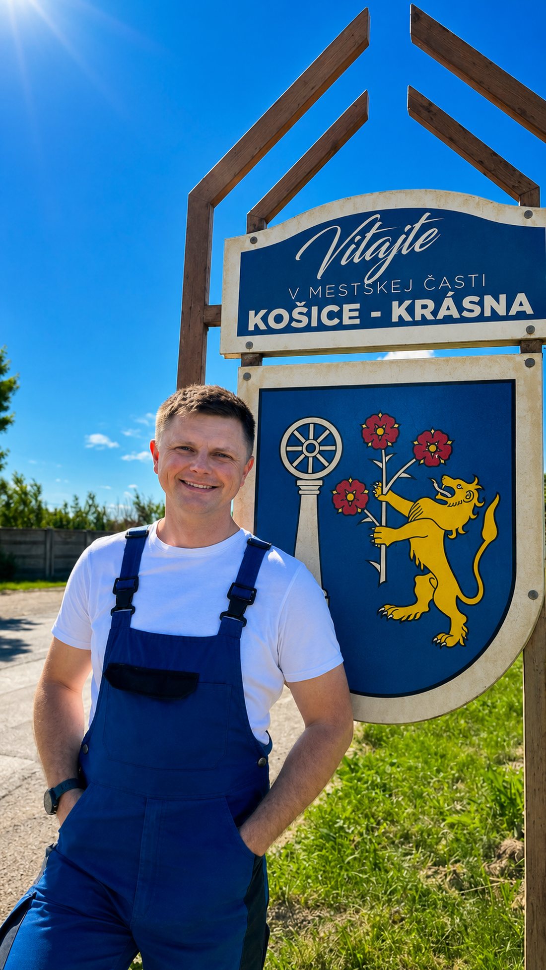 Lukáš Kunca pri tabuli Vitajte v mestskej časti Košice-Krásna
